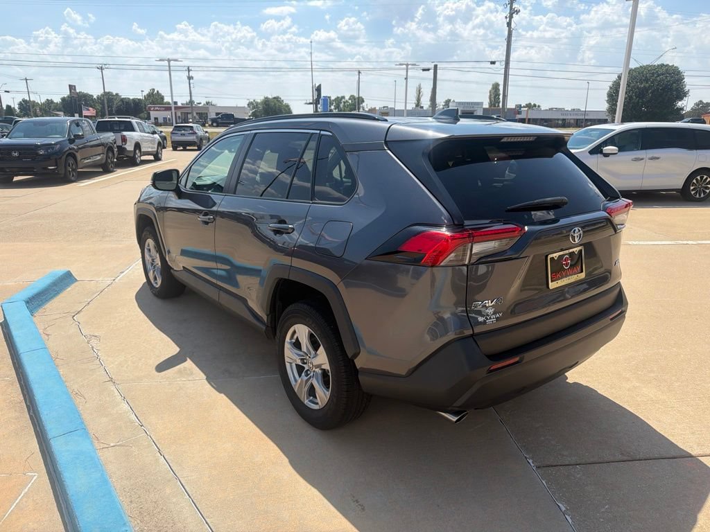 Used 2024 Toyota RAV4 XLE FWD image 7