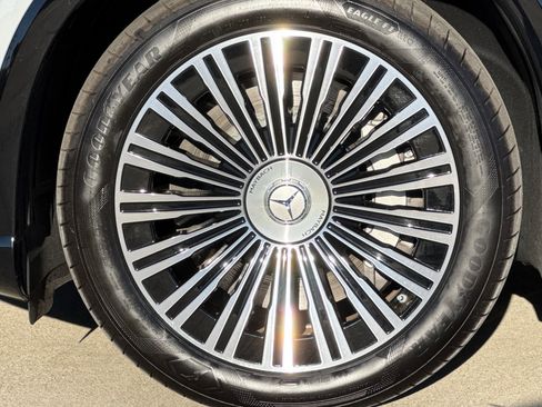 New 2025 Mercedes-Benz Maybach EQS 680 4MATIC image 10