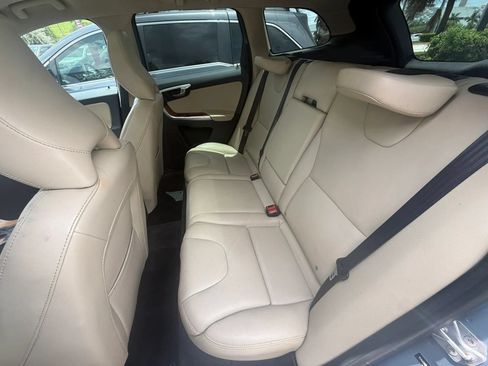 Used 2017 Volvo XC60 T5 Inscription w/ Preferred Option Package AWD/4WD image 10