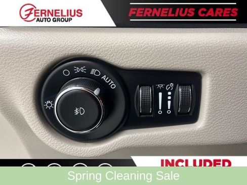 Used 2023 Chrysler Pacifica Limited FWD image 38