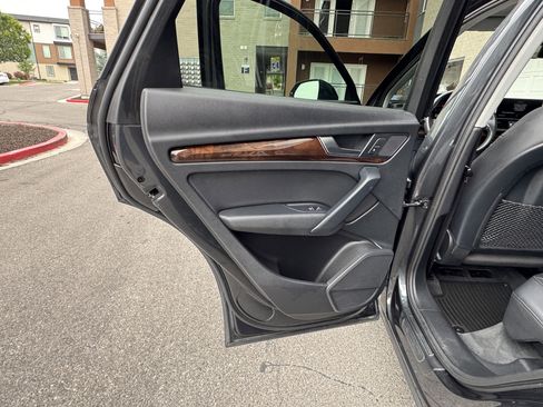 Used 2018 Audi Q5 2.0T Premium AWD/4WD image 31