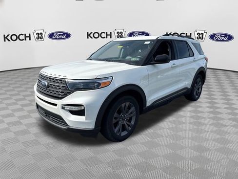 Used 2023 Ford Explorer XLT w/ Equipment Group 202A AWD/4WD image 3