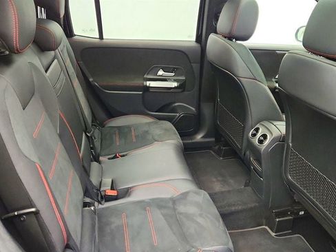 Used 2022 Mercedes-Benz GLB 250 image 23