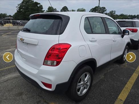 Used 2018 Chevrolet Trax LS AWD/4WD image 2