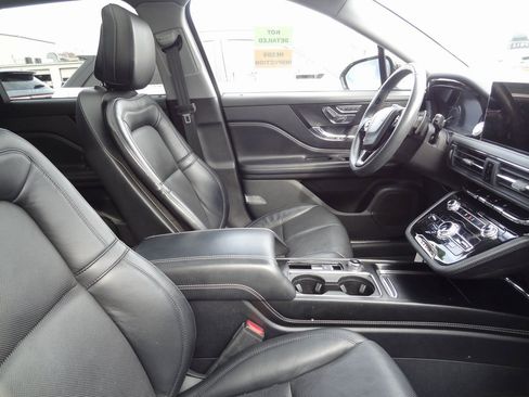 Used 2020 Lincoln Corsair AWD w/ Premium Package image 8