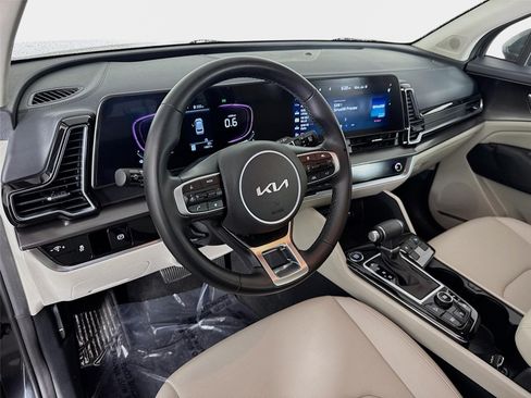 Certified 2024 Kia Sportage EX FWD image 9