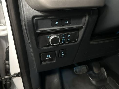 Used 2022 Ford Expedition Max XLT image 39