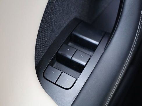 Used 2022 Tesla Model X Plaid image 36