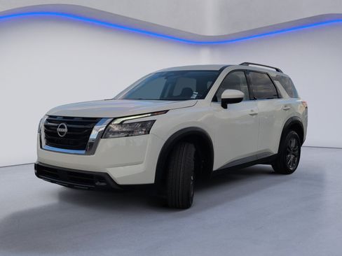 Used 2024 Nissan Pathfinder SV FWD image 11