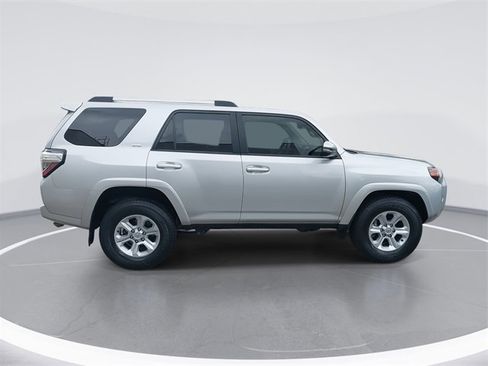 Used 2022 Toyota 4Runner SR5 Premium image 6