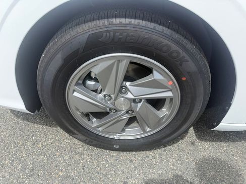New 2026 Hyundai Elantra SE FWD image 12