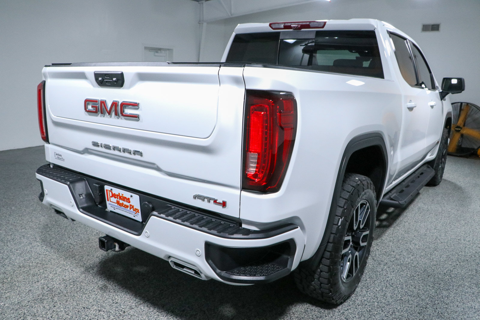 Used 2026 GMC Sierra 1500 AT4 w/ AT4 Premium Package AWD/4WD image 7
