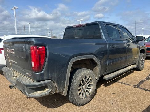 Used 2019 GMC Sierra 1500 AT4 w/ Off Road Performance Package image 4