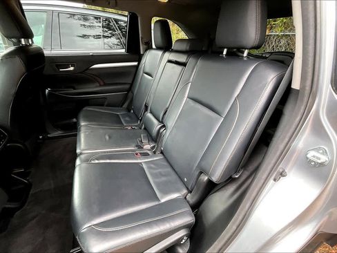 Used 2015 Toyota Highlander XLE image 20