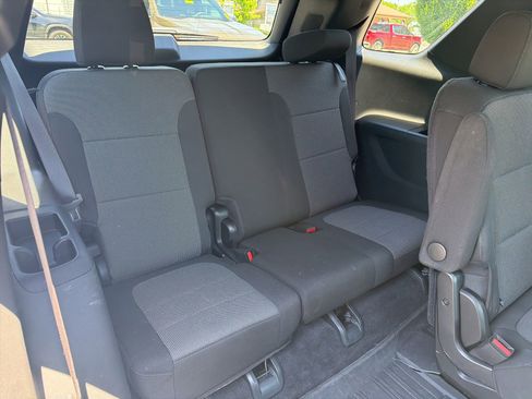 Used 2023 Chevrolet Traverse LT FWD image 31