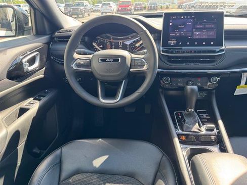 Certified 2026 Jeep Compass Latitude AWD/4WD image 11