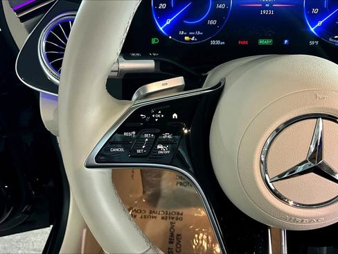 Used 2023 Mercedes-Benz EQS 580 4MATIC Sedan image 23