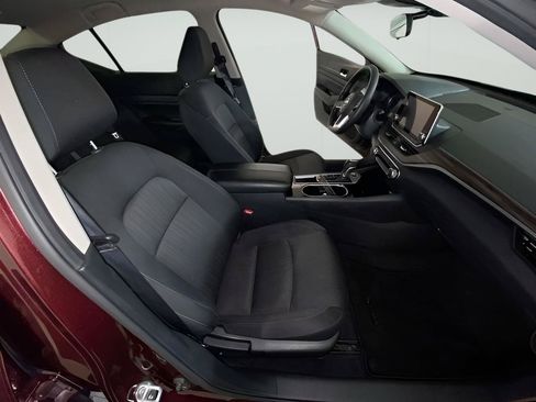 Used 2024 Nissan Altima 2.5 SV FWD image 37