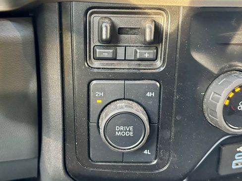 Used 2025 Ford F350 XLT image 24