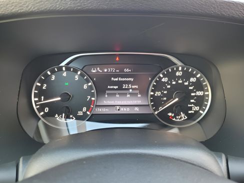 Used 2024 Nissan Frontier SL w/ Technology Package image 23