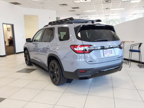 New 2026 Honda Pilot Black Edition image 4