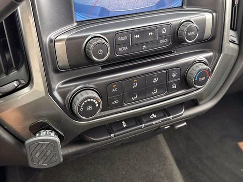 Used 2018 Chevrolet Silverado 1500 LT AWD/4WD image 28