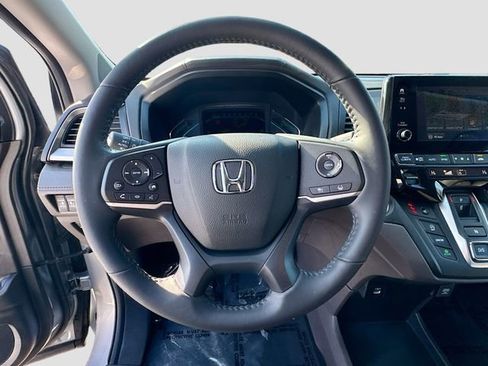 Used 2024 Honda Odyssey EX-L image 11