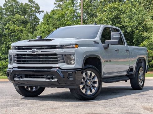Used 2024 Chevrolet Silverado 2500 Custom w/ Custom Value Package AWD/4WD image 4
