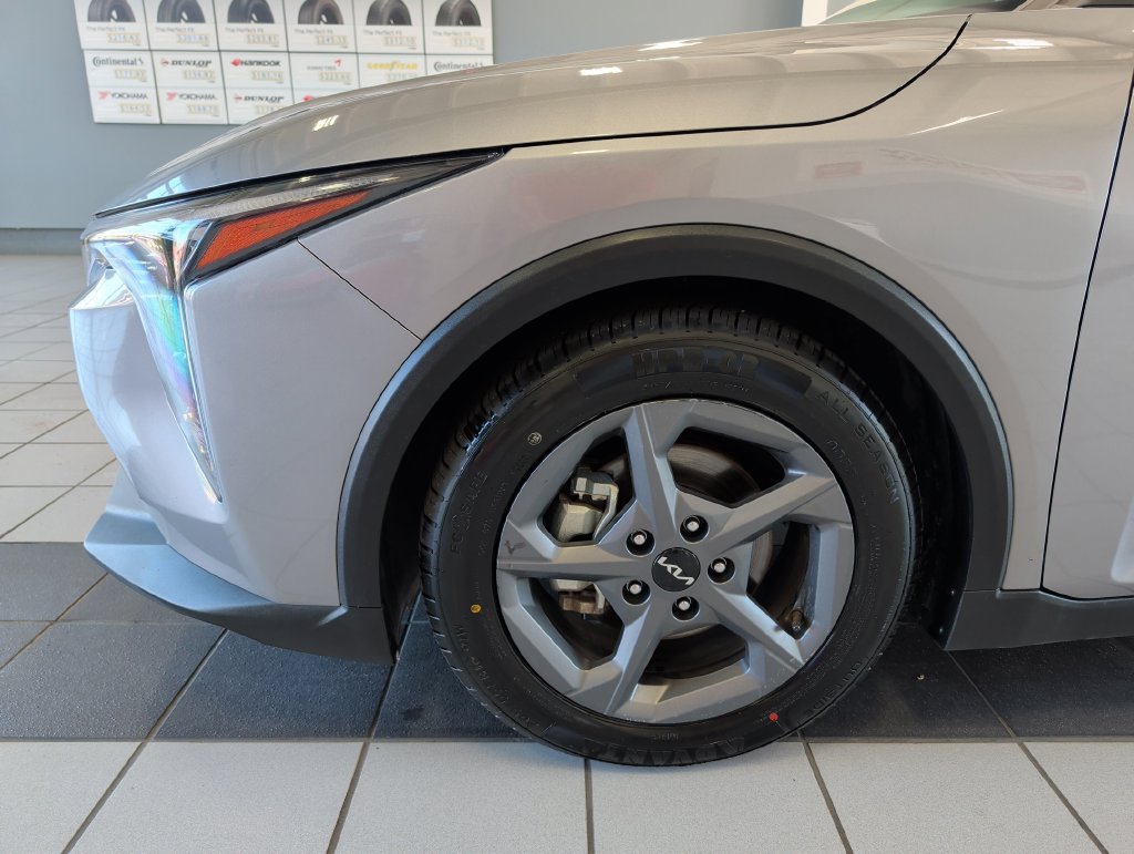 Used 2025 Kia K4 FWD image 32