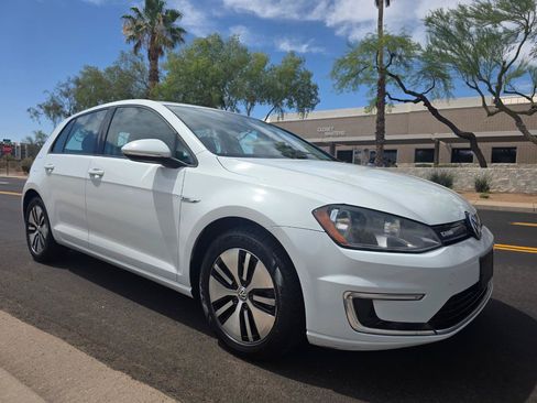 Used 2016 Volkswagen e-Golf SE w/ DC Fast Charging Package FWD image 25