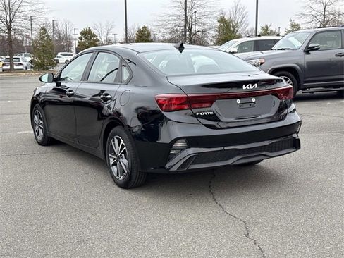 Used 2023 Kia Forte LXS image 4