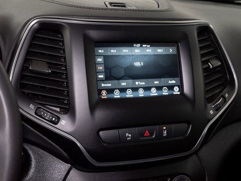 Used 2021 Jeep Cherokee Latitude Plus AWD/4WD image 15