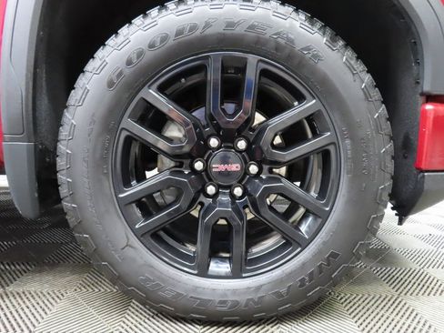 Used 2024 GMC Sierra 1500 Elevation w/ LPO, Elevation Black Package image 8