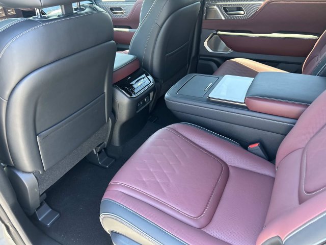 New 2026 INFINITI QX80 Autograph w/ Premium Cargo Package AWD/4WD image 19