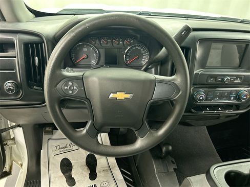 Used 2018 Chevrolet Silverado 1500 Custom w/ Custom Value Package image 4