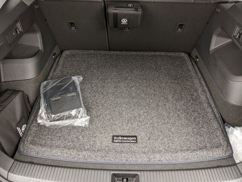 New 2025 Volkswagen Tiguan SE image 26