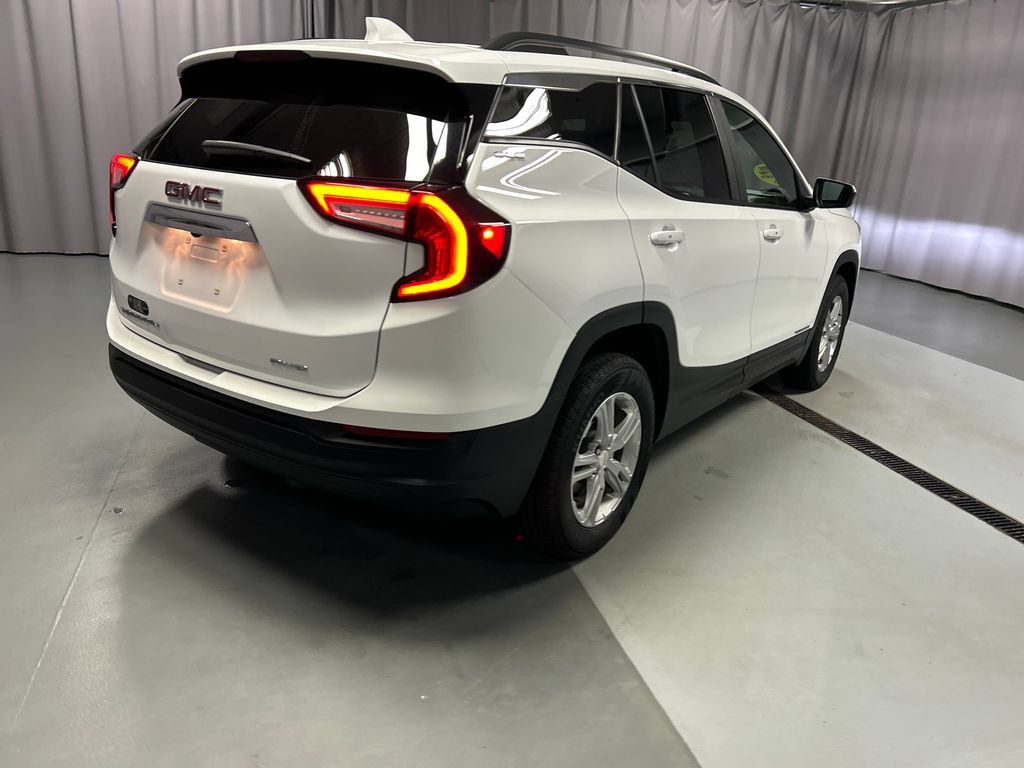 Used 2023 GMC Terrain SLE w/ Driver Convenience Package AWD/4WD image 7