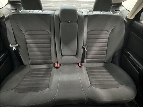Used 2017 Ford Fusion SE w/ Fusion SE Technology Package image 23