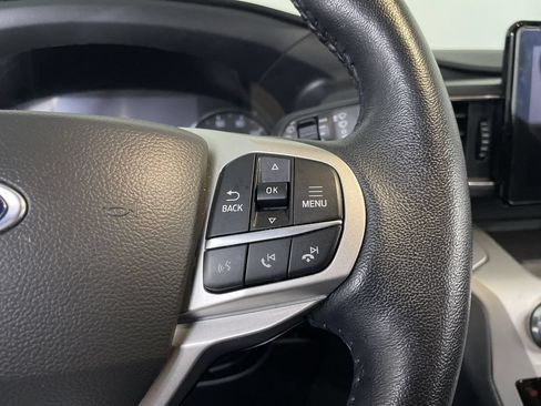 Used 2022 Ford Explorer XLT w/ Equipment Group 202A AWD/4WD image 26