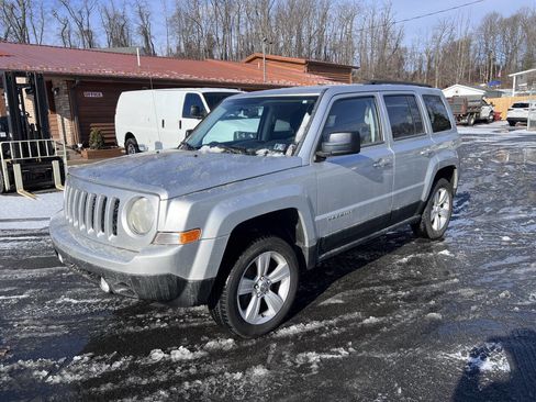 Used 2011 Jeep Patriot Latitude image 1