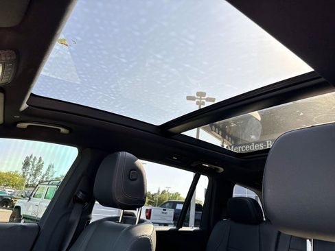 Used 2024 Mercedes-Benz GLS 450 4MATIC image 25