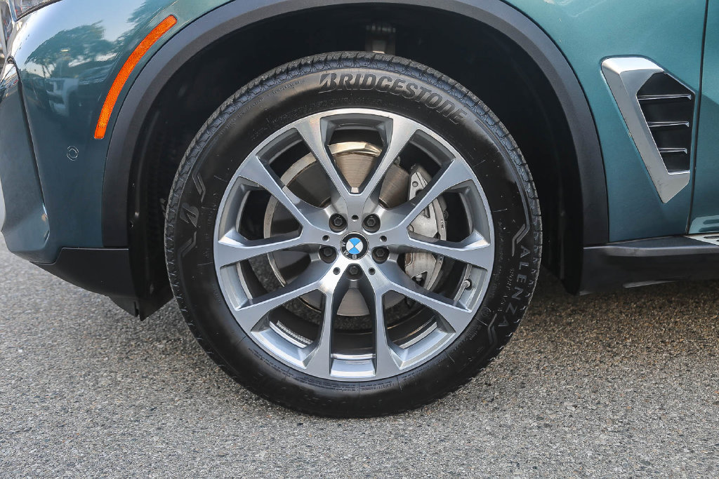 Used 2026 BMW X5 xDrive40i AWD/4WD image 11