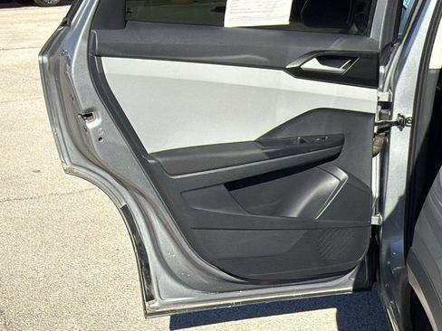 Used 2023 Volkswagen Taos SE image 13