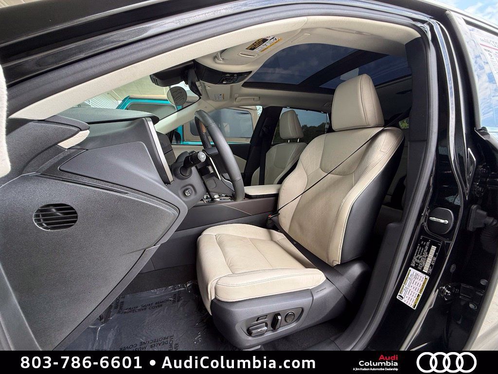 Used 2023 Lexus RX 350 FWD w/ Accessory Package image 5