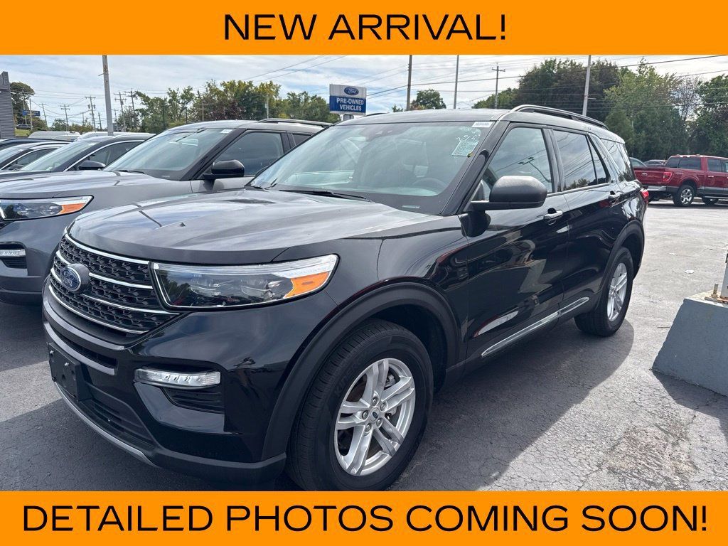 Used 2023 Ford Explorer XLT w/ Equipment Group 202A AWD/4WD image 2