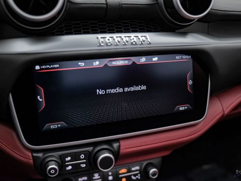 Used 2019 Ferrari Portofino image 76