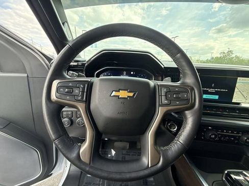 Used 2023 Chevrolet Silverado 1500 High Country w/ High Country Premium Package AWD/4WD image 14