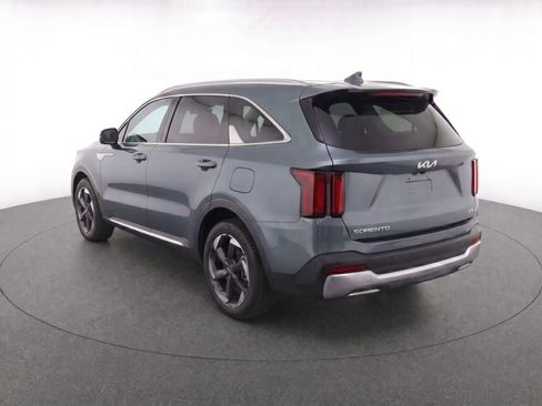 Used 2025 Kia Sorento EX AWD/4WD image 4