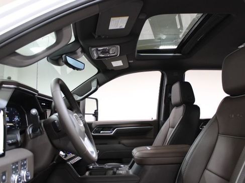 New 2026 GMC Sierra 2500 Denali w/ Denali Reserve Package image 3