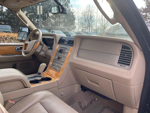 Used 2008 Lincoln Navigator 4WD image 20